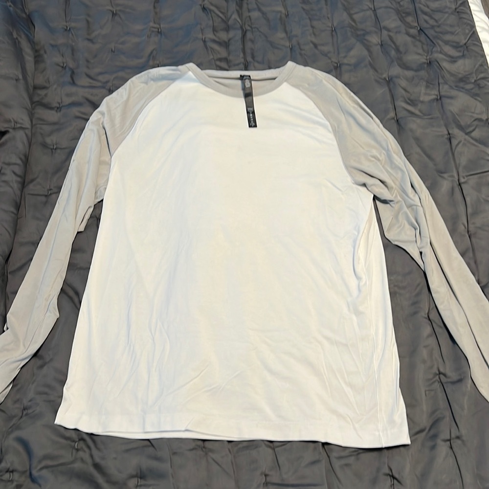 Lululemon Raglan fundamental long sleeve t-shirt size L